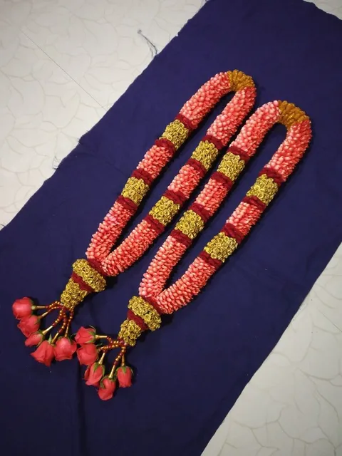 ரோஜா மொட்டு மாலை